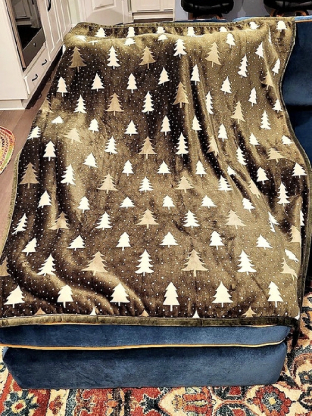 Better Homes & Gardens Velvet Plush Throw Holiday Trees Holiday